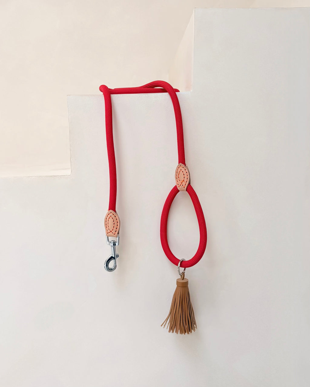 Hondenriem Rood met gekleurd kwastje
