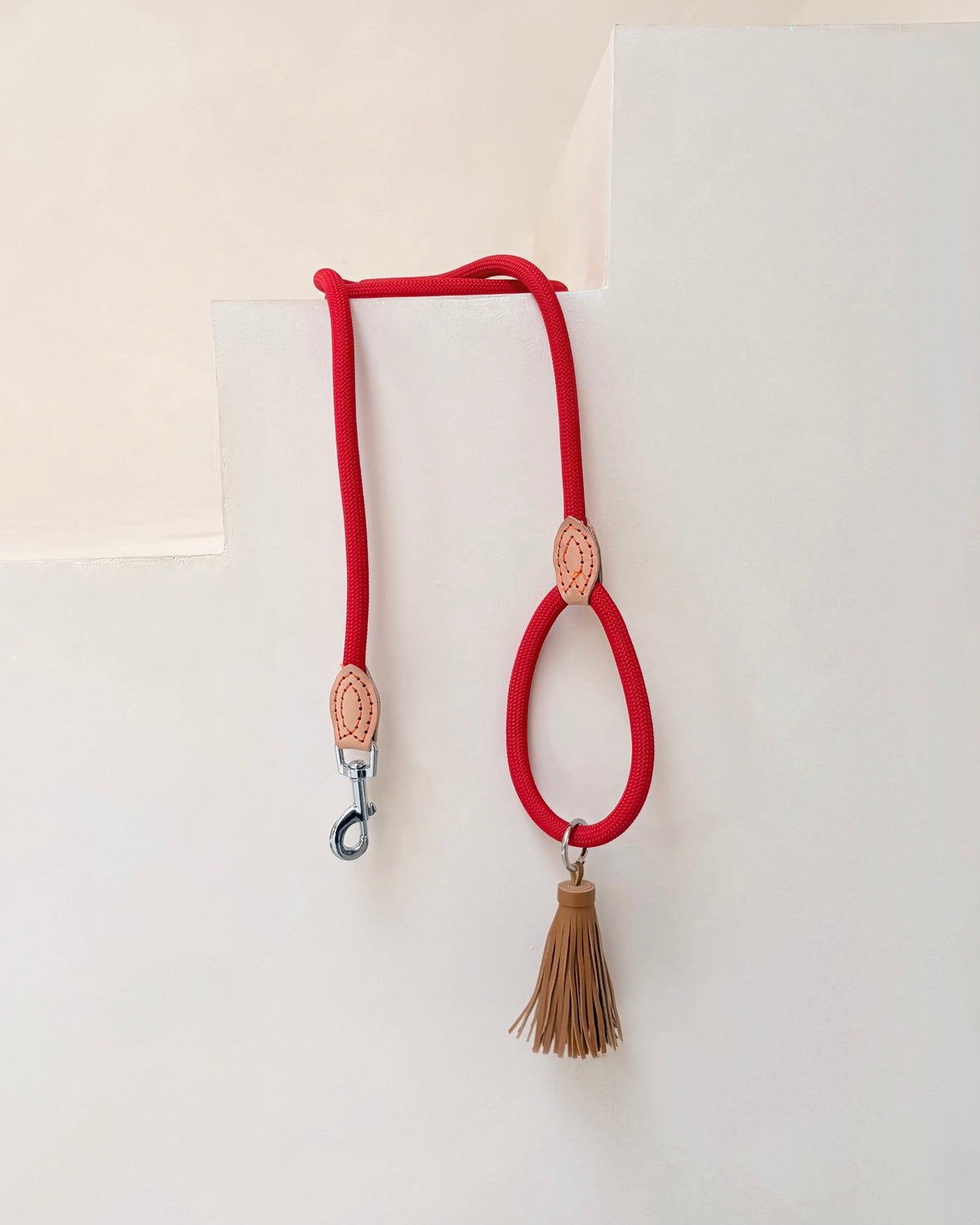 Hondenriem Rood met gekleurd kwastje
