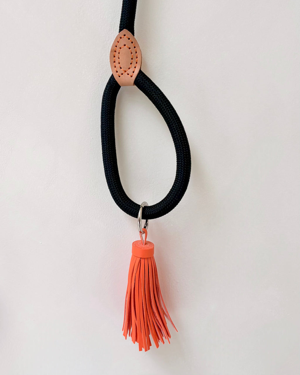 Sliplijn Zwart Ø0,8 cm met gekleurd kwastje